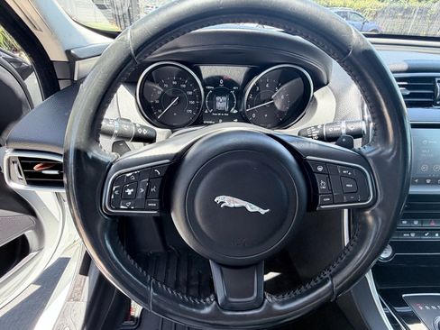 Used 2017 Jaguar XE Prestige AWD/4WD image 14