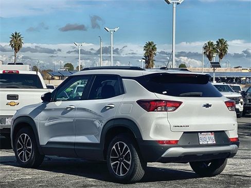 Certified 2025 Chevrolet TrailBlazer LT w/ Convenience Package image 7