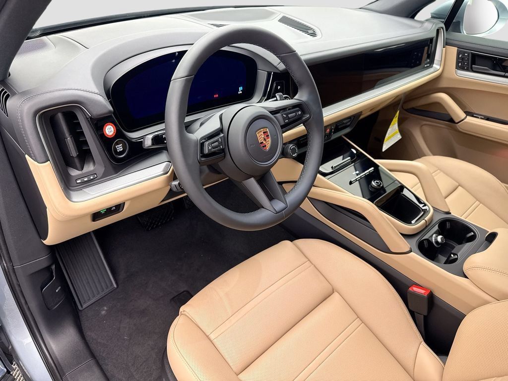Used 2026 Porsche Cayenne AWD/4WD image 4