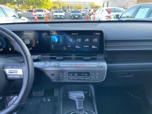 Used 2025 Hyundai Kona SEL image 18
