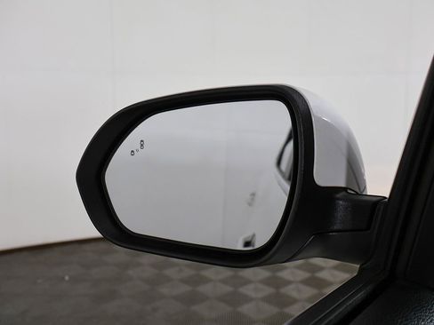 Used 2024 Kia Seltos S AWD/4WD image 35