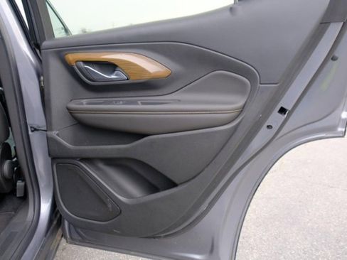 Used 2020 GMC Terrain SLE w/ Driver Convenience Package image 16