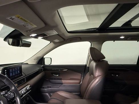 Used 2024 Honda Pilot Elite image 33