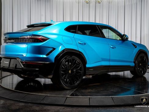 Used 2025 Lamborghini Urus SE image 14