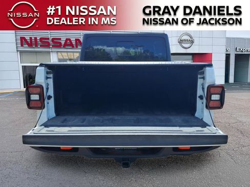 Used 2024 Jeep Gladiator Mojave AWD/4WD image 8