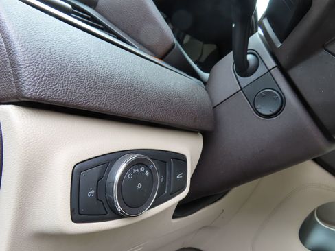 Used 2019 Lincoln MKC Select w/ Select Plus Package image 15