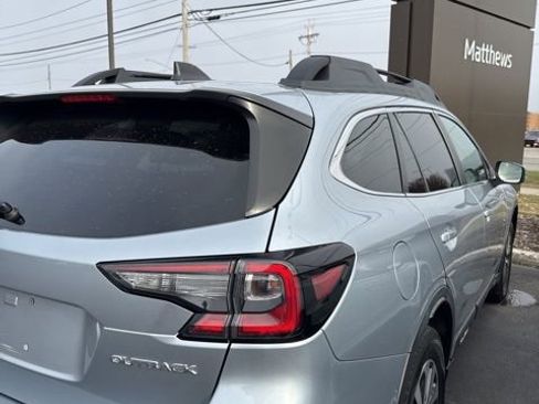 Used 2020 Subaru Outback Premium image 12