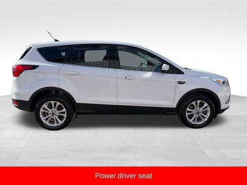 Used 2019 Ford Escape SE image 8