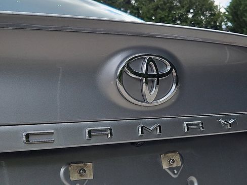 Used 2023 Toyota Camry SE image 29