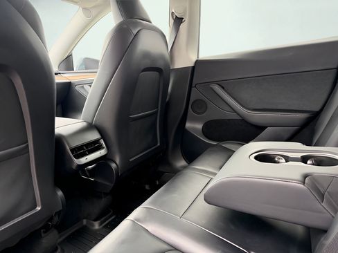 Used 2023 Tesla Model Y Long Range AWD/4WD image 19