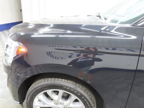 Used 2019 Ford Expedition Limited w/ Equipment Group 302A AWD/4WD image 40