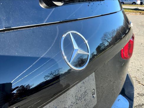 Used 2025 Mercedes-Benz GLB 250 4MATIC image 9