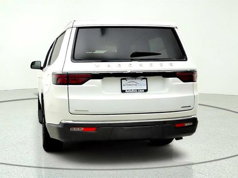 Used 2022 Jeep Wagoneer Series III AWD/4WD image 6