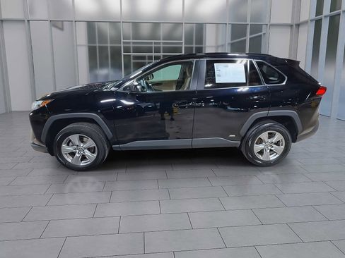 Certified 2024 Toyota RAV4 LE AWD/4WD image 5