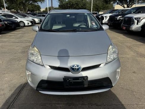 Used 2012 Toyota Prius Two FWD image 2