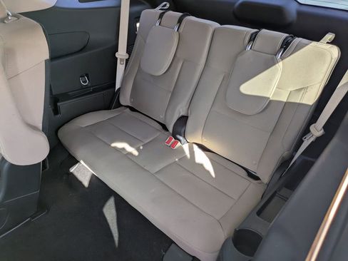 Used 2023 Ford Explorer XLT image 12