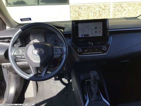 Used 2023 Toyota Corolla LE image 10