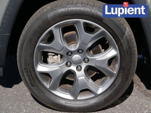 Used 2022 Jeep Compass Limited image 12