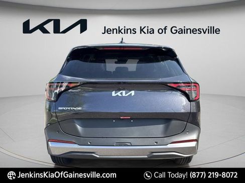 New 2026 Kia Sportage LX FWD image 4