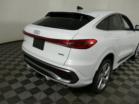 New 2025 Audi Q5 Premium Plus image 3