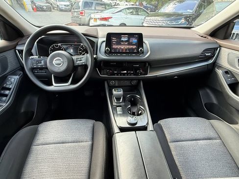 Used 2021 Nissan Rogue SV AWD/4WD image 12