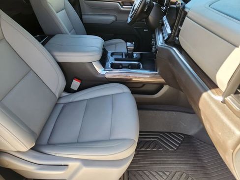 Used 2025 Chevrolet Silverado 1500 LT Trail Boss w/ Convenience Package II image 15