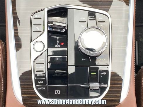 Used 2025 BMW X7 xDrive40i w/ Executive Package image 40