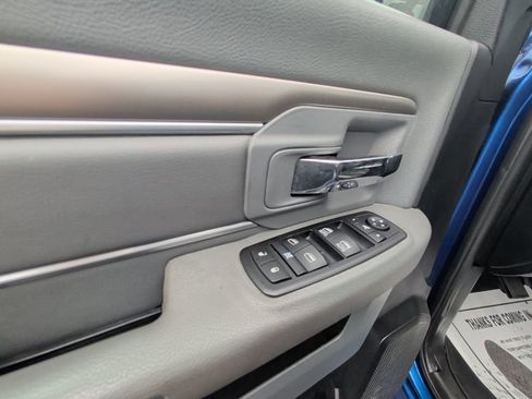 Used 2015 RAM 2500 SLT w/ Luxury Group image 11