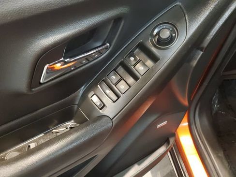 Used 2015 Chevrolet Trax LT w/ LT Sun and Sound Package AWD/4WD image 13