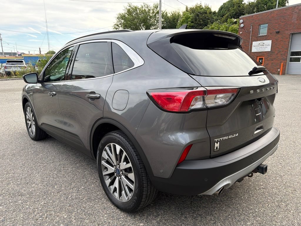 Used 2021 Ford Escape Titanium w/ Class II Trailer Tow Package AWD/4WD image 4