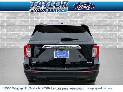 Certified 2023 Ford Explorer XLT image 4