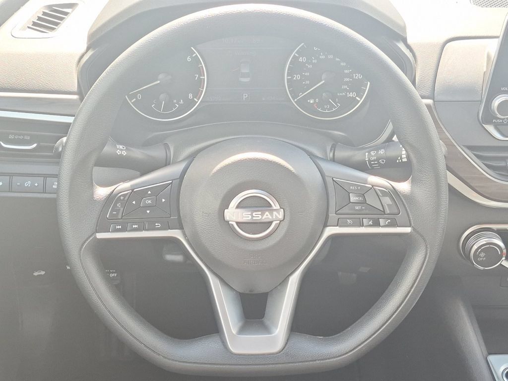 Used 2025 Nissan Altima 2.5 SV FWD image 22