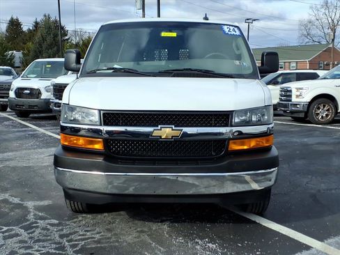 Used 2024 Chevrolet Express 2500 w/ Driver Convenience Package image 8