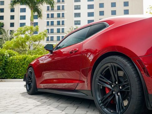 Used 2021 Chevrolet Camaro ZL1 image 28