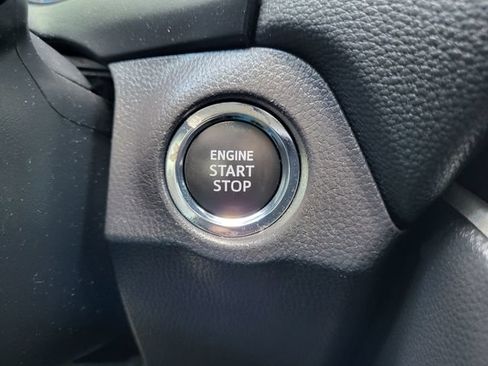 Used 2025 Toyota RAV4 XLE AWD/4WD image 19