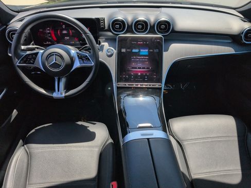 Used 2025 Mercedes-Benz C 300 Sedan image 29