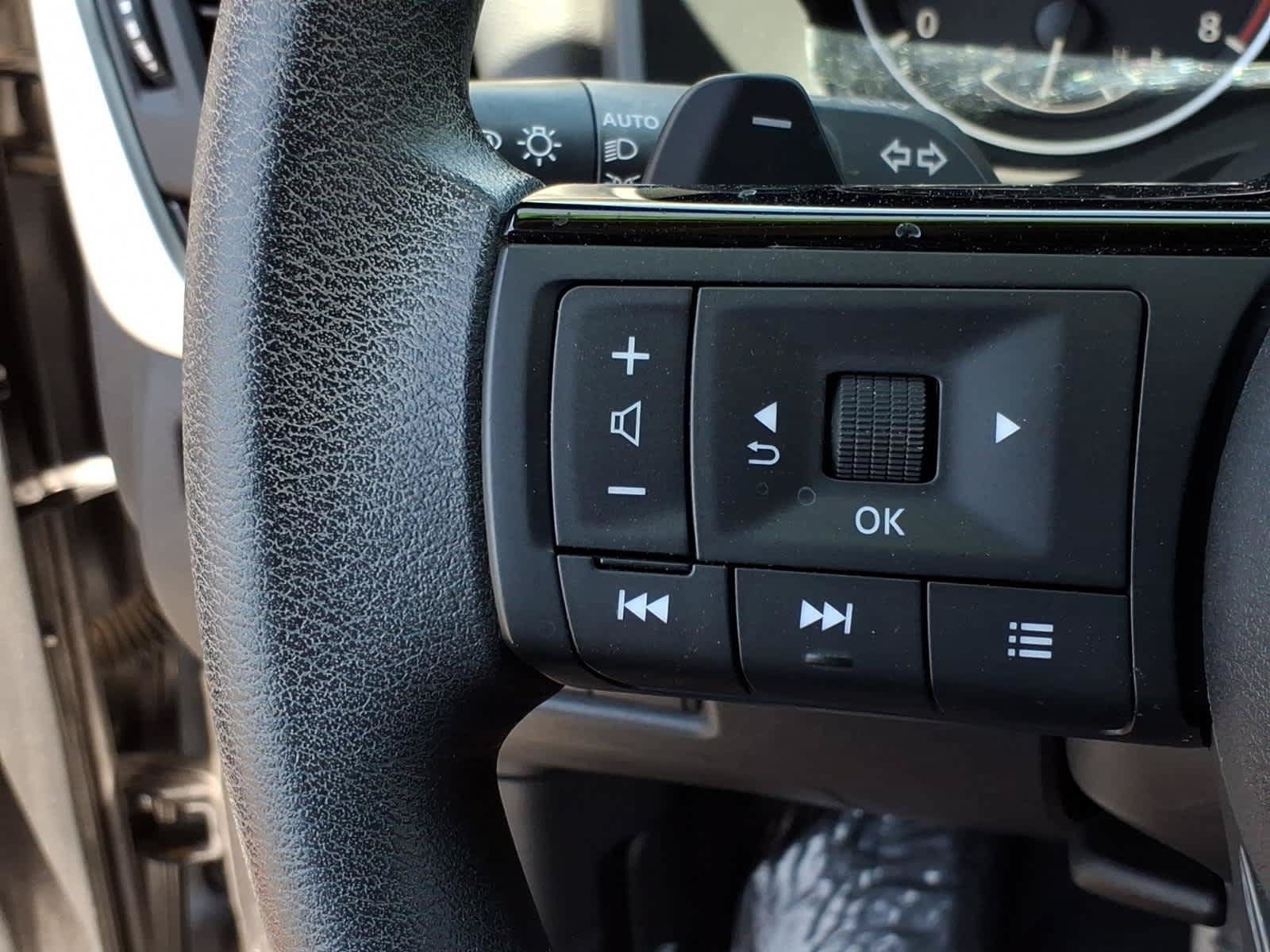 Used 2023 Nissan Rogue SV FWD image 37
