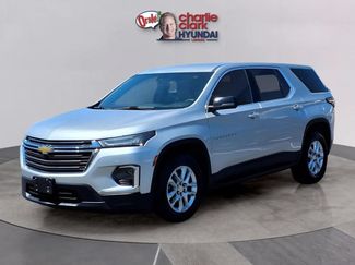 Used 2022 Chevrolet Traverse LS FWD video 1