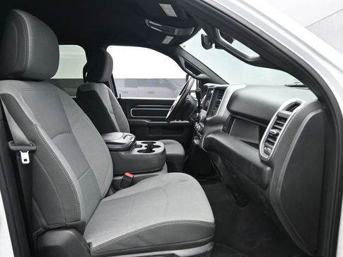 Used 2024 RAM 3500 Big Horn image 31