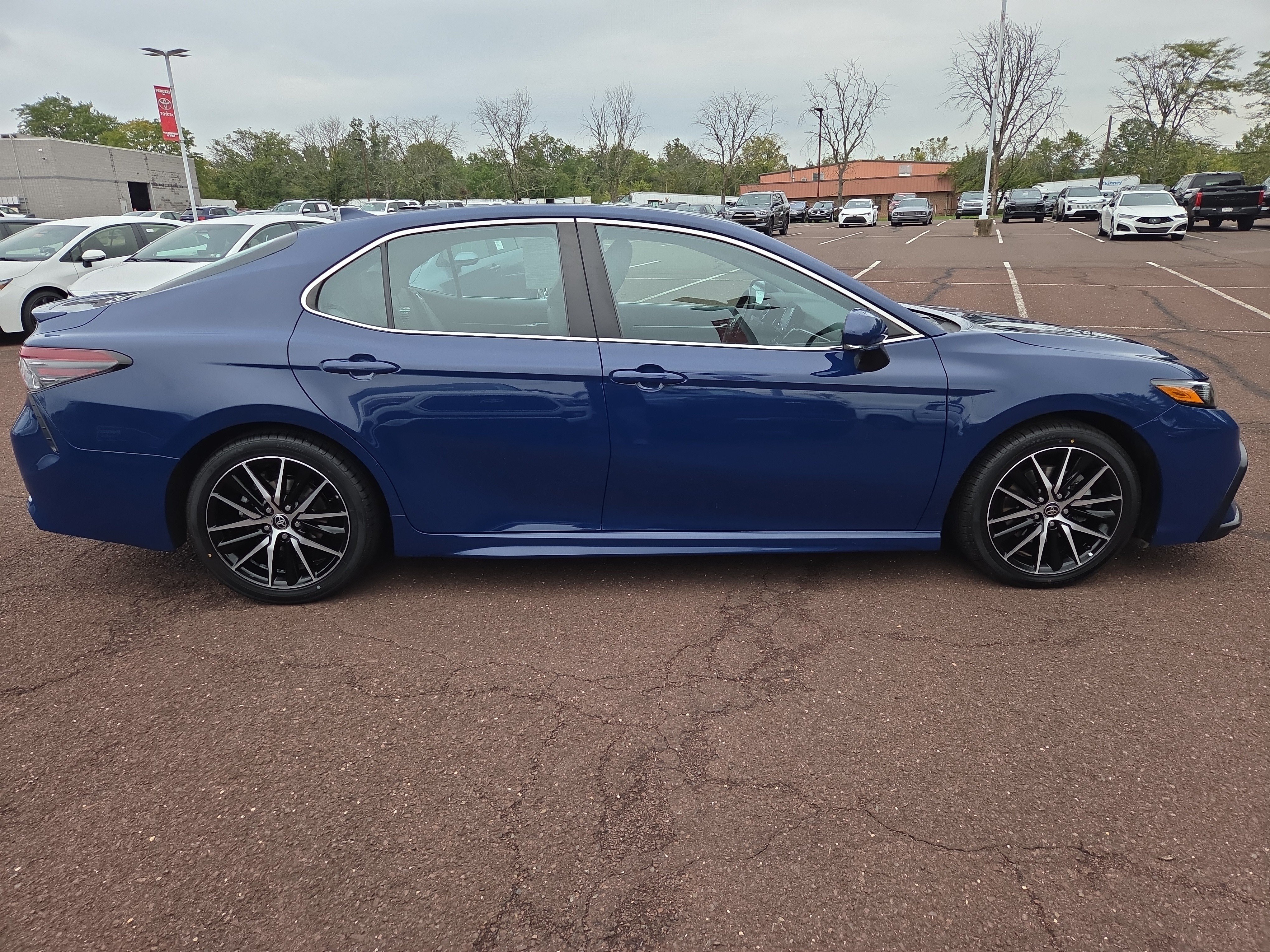Certified 2023 Toyota Camry SE AWD/4WD image 2