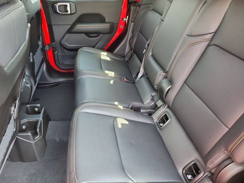 New 2025 Jeep Gladiator High Tide image 23