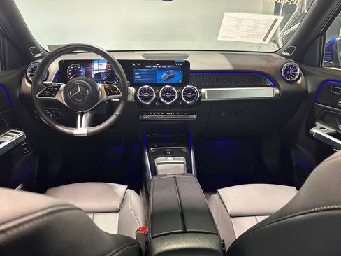 Used 2024 Mercedes-Benz GLB 250 4MATIC image 9
