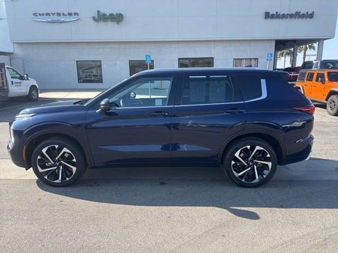 Used 2023 Mitsubishi Outlander SEL image 2