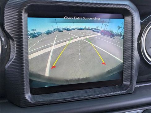 Used 2021 Jeep Wrangler Unlimited Sahara image 13