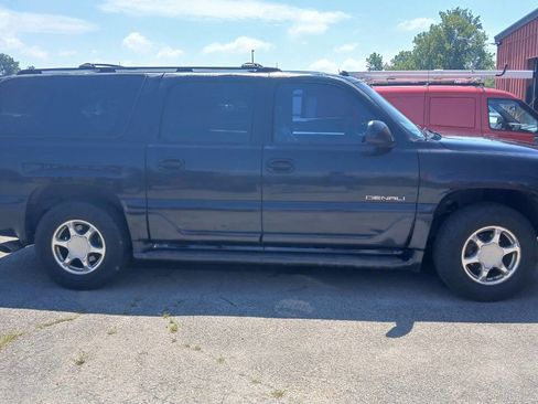 Used 2004 GMC Yukon XL Denali image 1