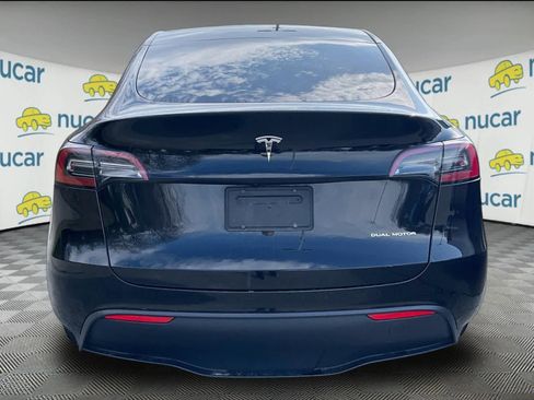 Used 2024 Tesla Model Y Long Range image 3