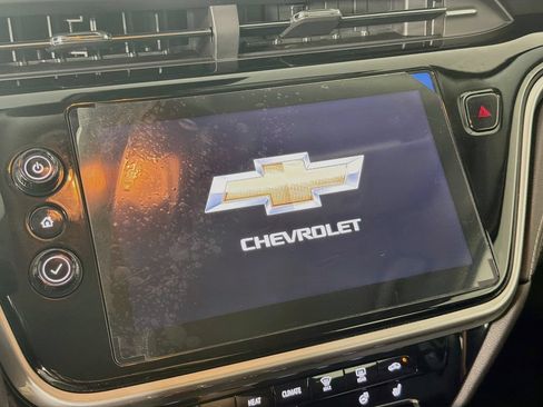 Used 2022 Chevrolet Bolt EUV LT w/ Comfort Package FWD image 14