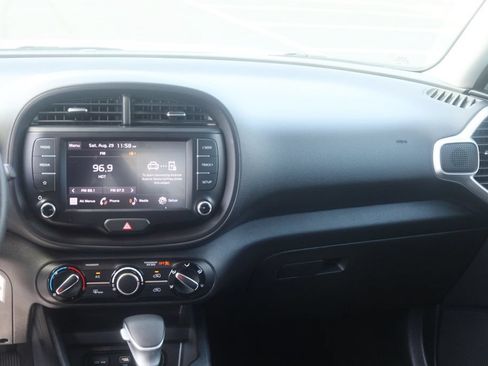 Used 2023 Kia Soul LX w/ LX Technology Package FWD image 20