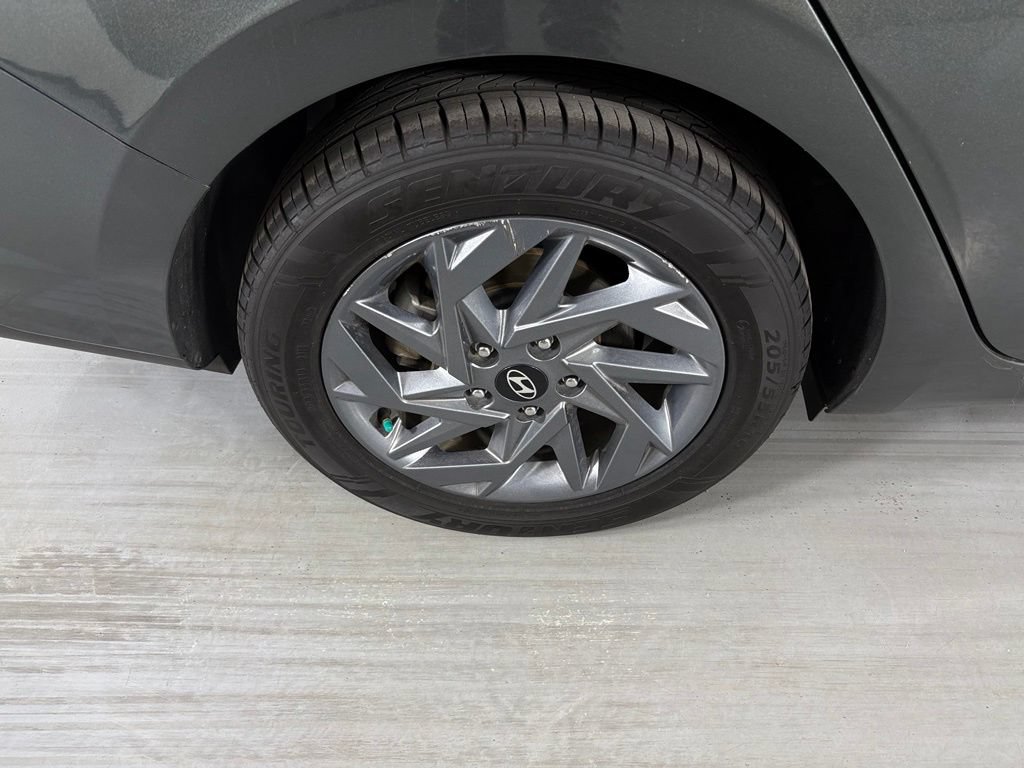 Used 2024 Hyundai Elantra SEL FWD image 11