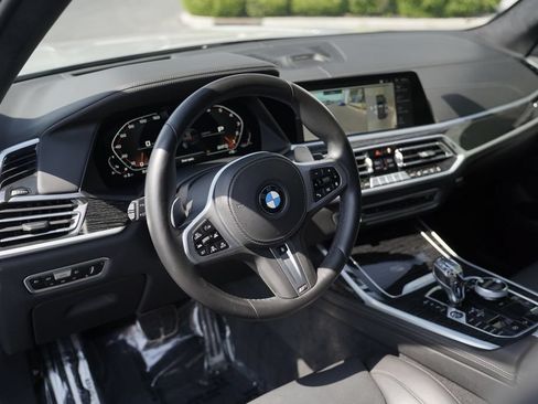 Used 2021 BMW X7 M50i AWD/4WD image 9